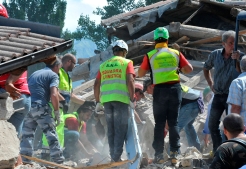 Число жертв землетрясения в центре Италии возросло почти до 250 человек