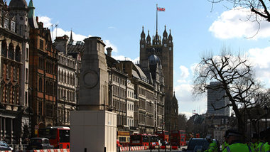 В британском парламенте призвали МИД начать диалог с Россией