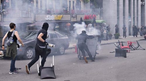 Антифашисты напали на акцию ультраправых в Квебеке