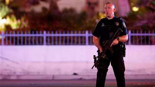 В доме и гостиничном номере “стрелка из Лас-Вегаса” нашли взрывчатку и гору оружия
