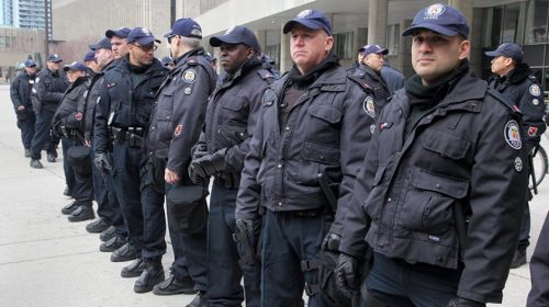 Более 40 человек задержаны на акции ультраправых в Квебеке