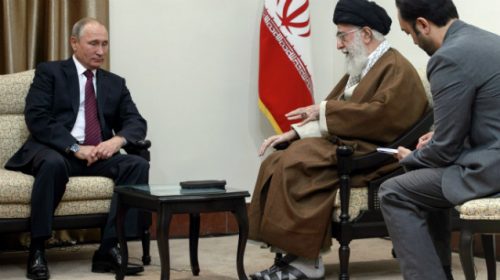 Аятолла Хаменеи призвал Путина “изолировать американцев”