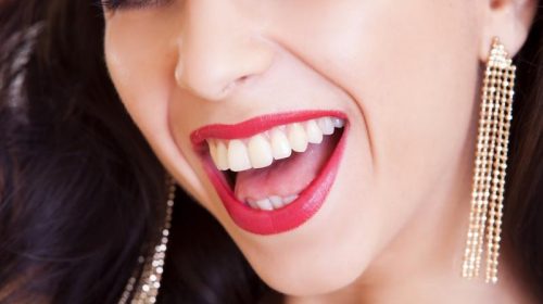 Учёные из Канады придумали, как защитить зубы от кариеса на длительный период.