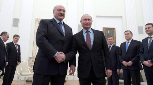 Путин позвал Лукашенко обсудить спорные вопросы за “предновогодним обедом”