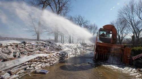 Около 130 аварий произошло в Канадском Калгари из-за сильного снегопада