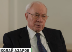 Премьер Украины 2010—2014 годов Азаров — об условиях мира и поражении Орбана