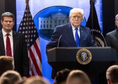 Трамп приостановил 50-процентные пошлины против Канады на три дня